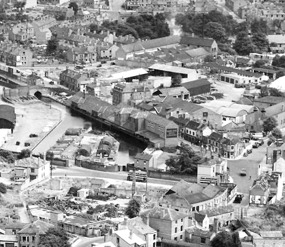 twentytwo_uk's tweet photo. #Coventry canal basin back in 1959! - The area has changed so much in 60 years, but our iconic warehouse stands the test of time. Privileged to be amongst it's caretakers. #oldstuffday https://t.co/FMdTUKFiUd