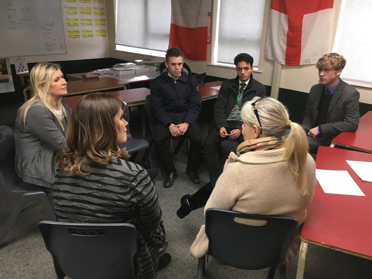 SSCreativeMedia's tweet photo. Enrichment Day in full swing. CV writing advice from visiting employers to our Yr 13 students. @SandbachSchool https://t.co/vDiTbIw9IK