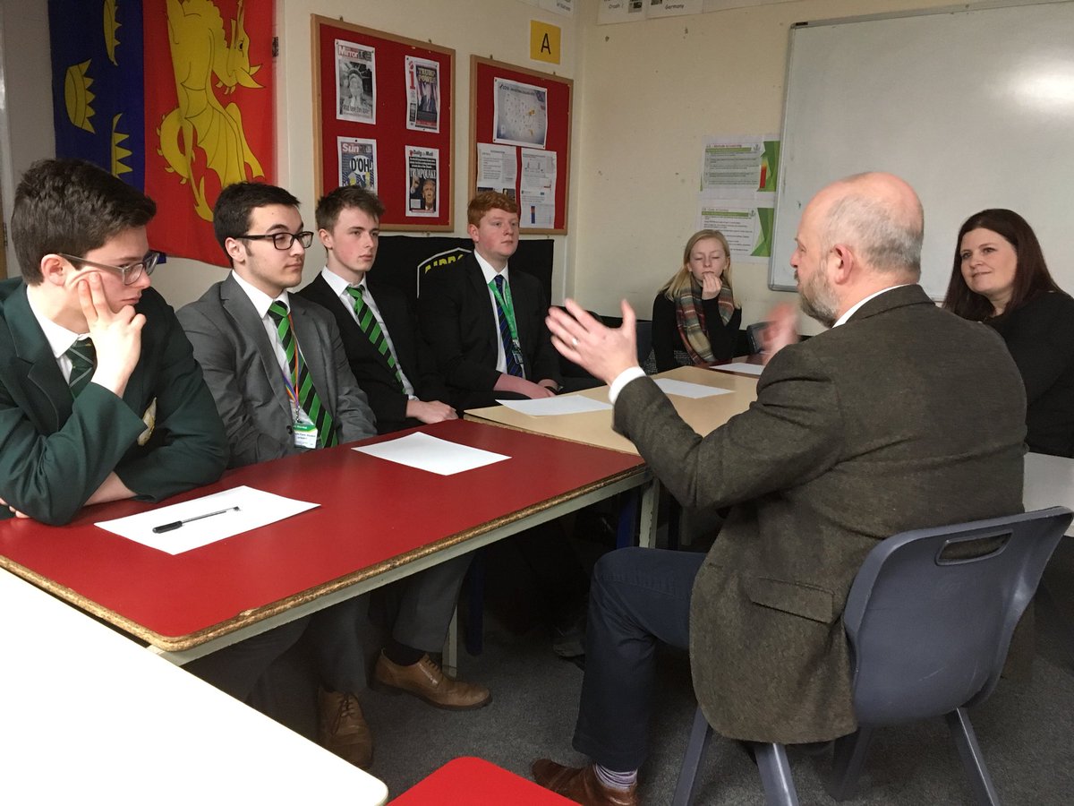 SSCreativeMedia's tweet photo. Enrichment Day in full swing. CV writing advice from visiting employers to our Yr 13 students. @SandbachSchool https://t.co/vDiTbIw9IK