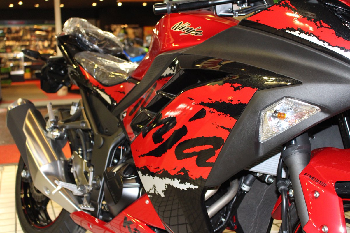 今しか買えないカワサキ新車2017年モデルNinja250赤/黒が入荷しました 