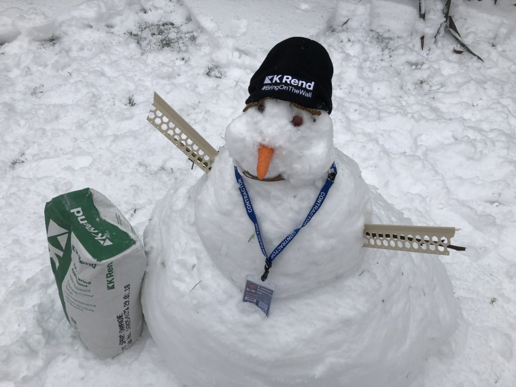 Too cold for outside render! So, do you want to build a snowman? #snowday #Plastering <a href="/KRendRenders/">K Rend</a> <a href="/RenderplasBeads/">RenderplasBeads</a>