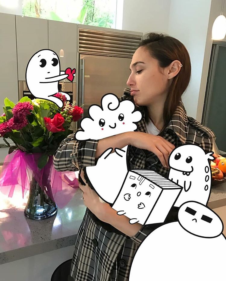 bemuse_doodle's tweet photo. #doodle #doodles #latenightdoodle #love #cartoon #adobedraw #galgadot #illustrator #draw #cute https://t.co/tHsKiA8RPE