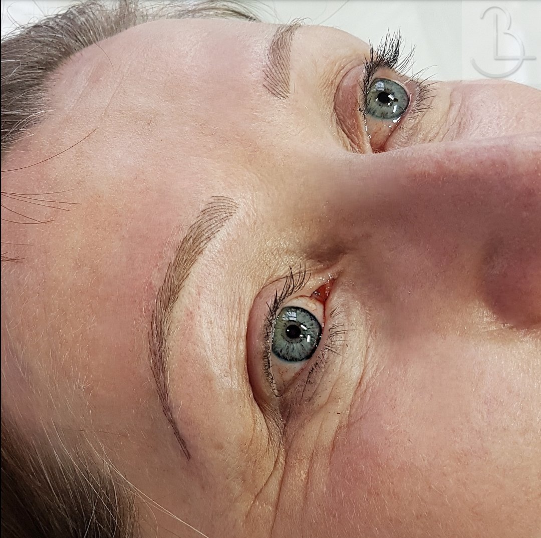 BethLouisaPC's tweet photo. Beautiful natural eyebrows to frame your face! #Derby #Nottingham #blbrows #browsbybeth #pmu #hairstrokes #makeup247 #archaddicts #shapedbrows #tutbury #uksocialmedia https://t.co/uXNBmnjEYb