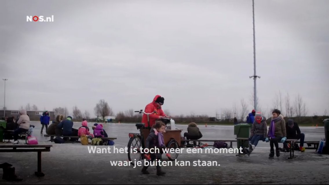 sietzef's tweet photo. Mobiele schaatsenslijper Vero per bakfiets in actie #bicycleculture #onlyinthenetherlands #skatetowork https://t.co/azDBc1Ozsl