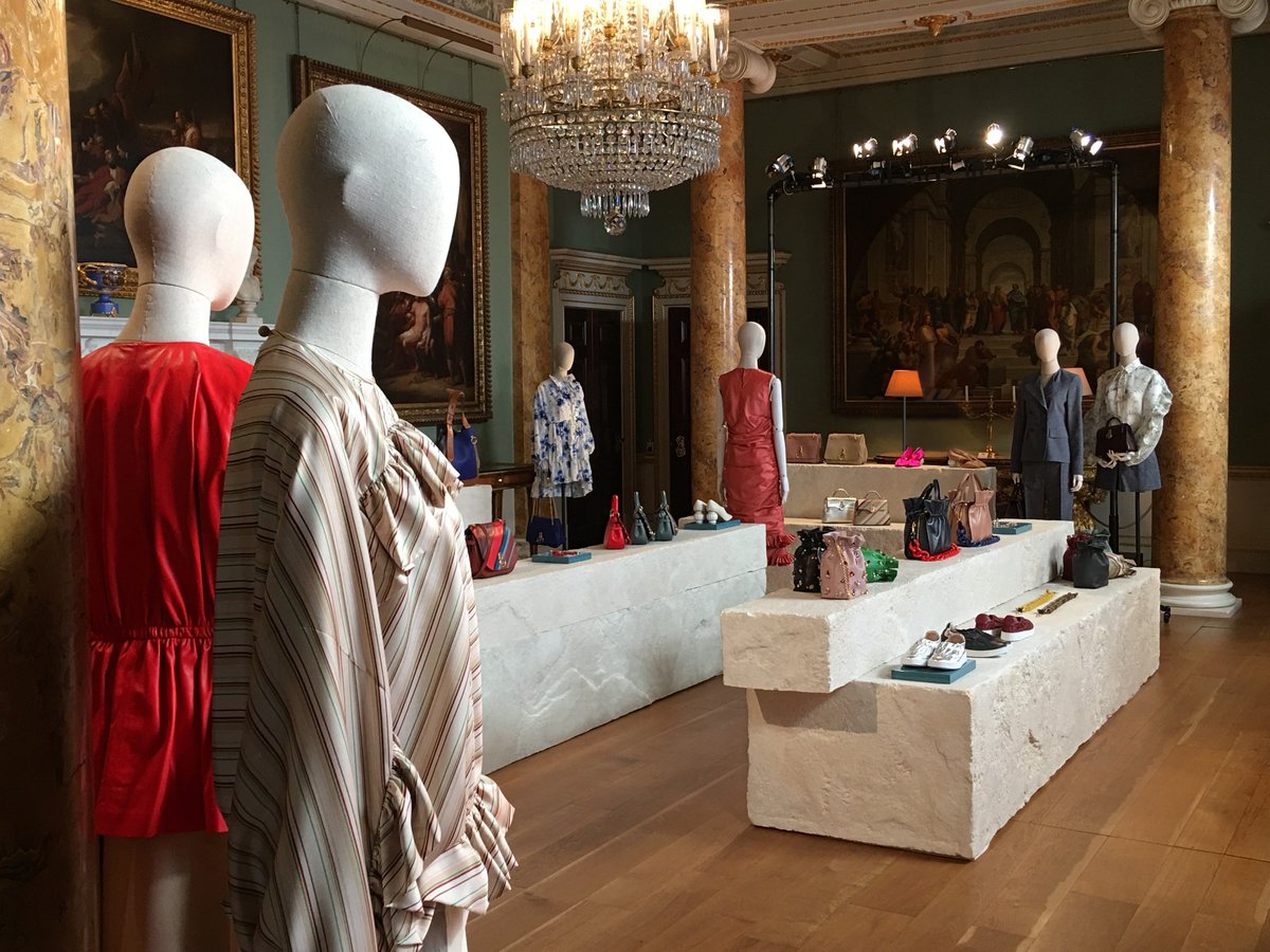 WindowFrance's tweet photo. We were extremely proud to see our mannequins from the Absolute vintage collection be part of the @MulberryEngland presentation at the @MarquardtART gallery for the parisian fashion week.

Always pleased to collaborate with such brand !
Product details: https://t.co/JlBiSueCcE https://t.co/VztvM83OFk