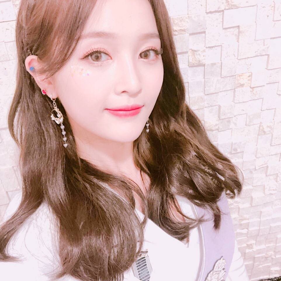XUANYICHINA_'s tweet photo. #선의 #XUANYI #宣仪 
#우주소녀 #WJSN
180302 weibo update
💕 @WJSN_Cosmic https://t.co/IxhczMP3bk