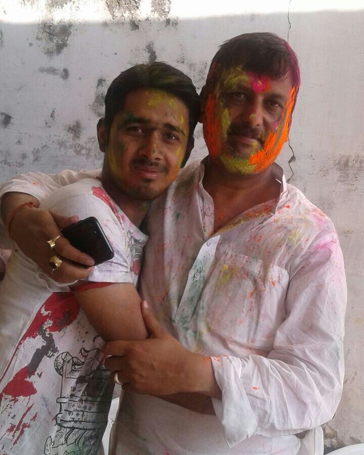 GopalNarayanmi3's tweet photo. Happy Holi भ्राता श्री - sameer Dada https://t.co/8bGcwDiaxc