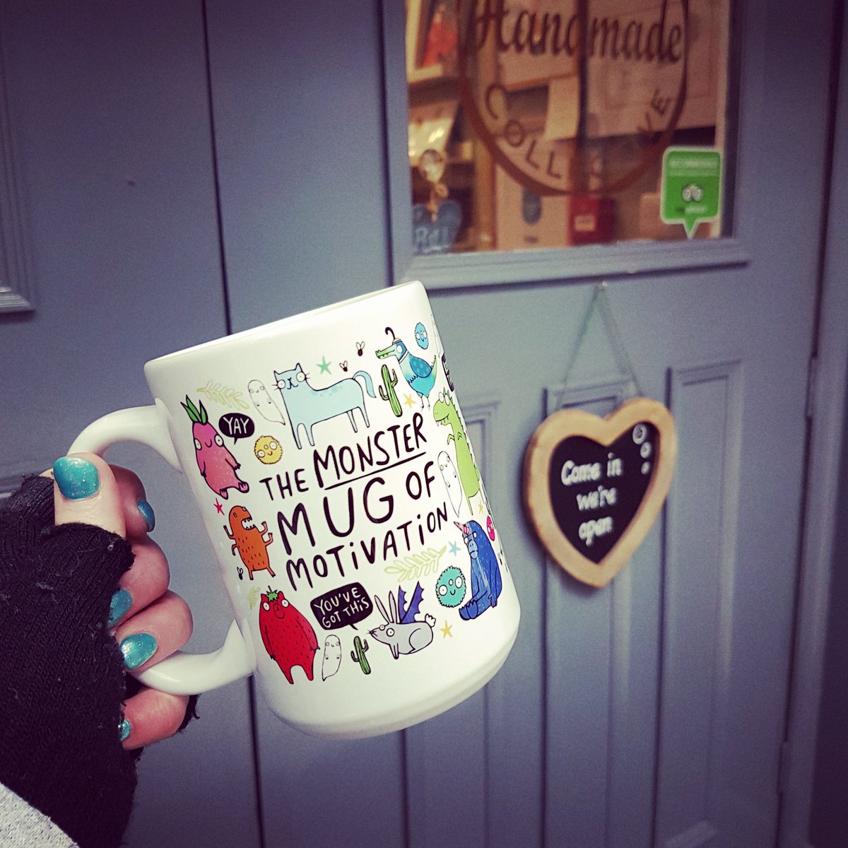 ourhandmadecoll's tweet photo. By 'eck that's a bracing wind today, ooof! We've made it in & we're open. There'll be some big cuppas to keep us warm today (luckily we've got our @KatieAbey #MonsterMug!)
We're closing at 4.30pm so pop in earlier rather than later...
#Leeds #kindofnormalservice #shoppinginleeds https://t.co/Jjw2ILoYjk