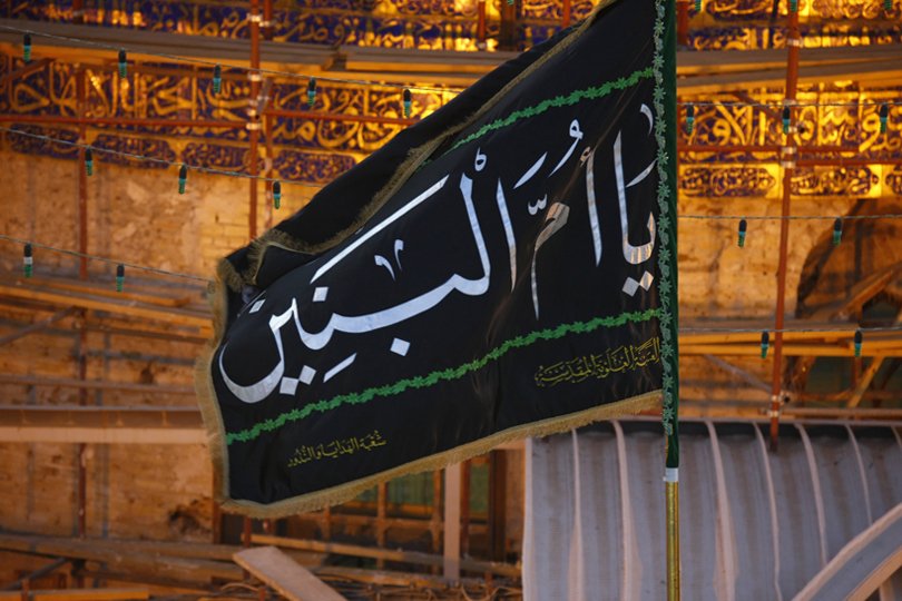 يمن تنشد على أكرم نساء الكون
اخذ مني الجواب الشافي يا ناشد
مو تخمين در هذا القلم مكنــون
مسنود ابروايــه وعـــــادل الساند
كيان ام البنين امن الكـرم معجون
لا مو من تـراب ويشهــد الشاهد
والتاريخ ينقـل صـــوره والمضمون
شباب اربع فدت لحسين مو واحـد
#قروب_النخبه🎗️🥇🎗️💎👉