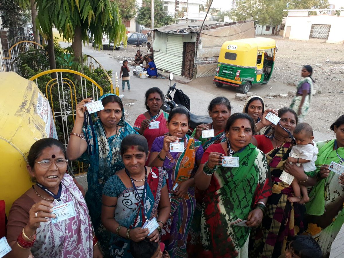 On International #WastePickersDay remembering rights awareness sessions conducted with children and adult #wasterecyclers and active efforts to facilitate their access to legal entitlements #right2thecity #unequalrealities #cities4all