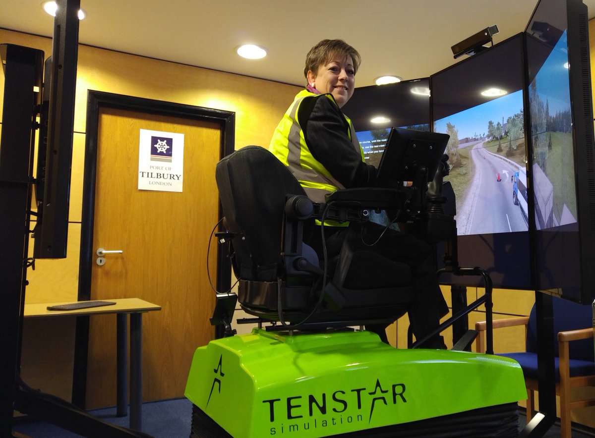 FleetMultimodal's tweet photo. @forthports #PortofTilbury's award-winning #LogisticsTrainingAcademy. in partnership with #TilburyontheThamesTrust. welcomes the arrival of a new state of the art fully immersive training simulator as part of the Attention to Logistics training programme https://t.co/xBxSDs3Ivo https://t.co/1sh96VqPON