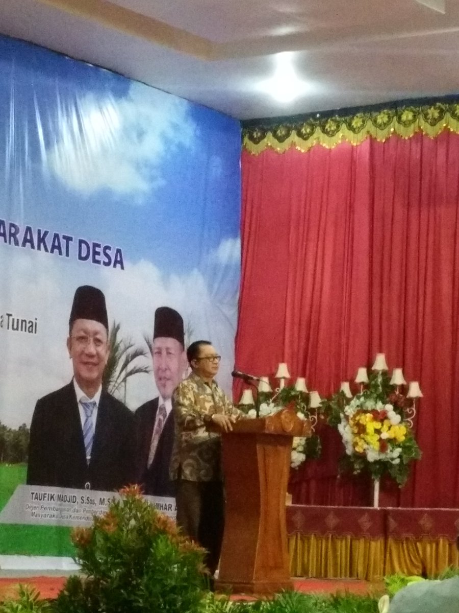 P3MD_Aceh's tweet photo. Selamat datang di Aceh Bpk Dirjen PPMD Kemendesa PDTT @taufikmadjid71 dan Bpk @fachrilabalado Terima kasih telah hadir di Rakor Provinsi P3MD Aceh  2018. @EkoSandjojo  @KemenDesa @DirjenPPMD https://t.co/rrgHHLUtJX