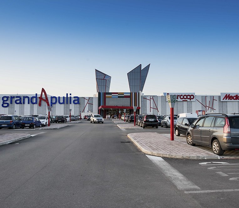 GrandApulia's tweet photo. Il tuo programma ideale al #GrandApulia include.. 
🍿 Cinema e pop-corn
🛍 Shopping sfrenato
🍽 Una cena romantica https://t.co/coD0MlZASx