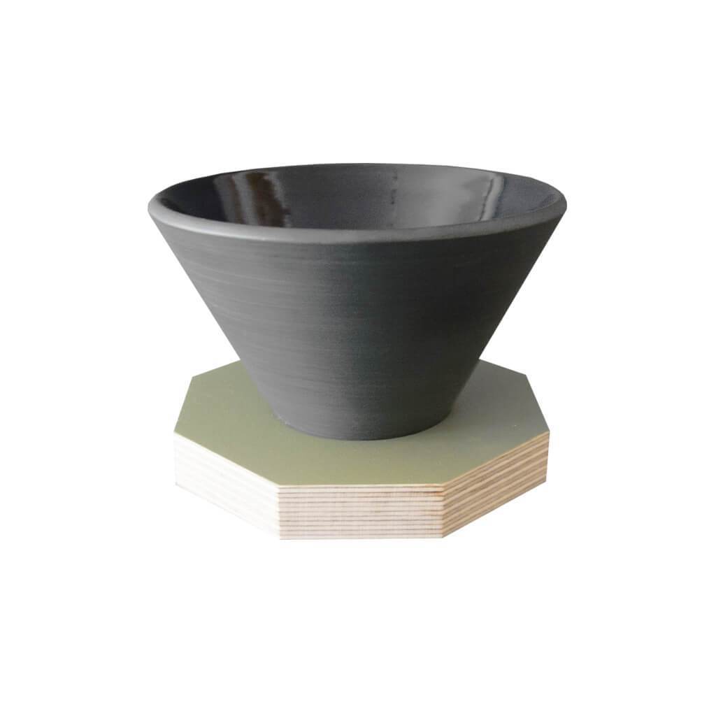 HCC_onlineshop's tweet photo. Ouver Coffee Coffe Dripper. Keramik Kaffeefilter für bis zu 4 Tassen inkl. 20 Papierfilter & Brew Guide #bestcoffee #thirdwavecoffee #kaffee #coffeeculture #kaffeemoment #coffee #specialitycoffee #blackkoffee #singlorigin #handcraftcoffee
➤ https://t.co/QGcK0U3EHQ
via @outfy https://t.co/FPApZCicw8