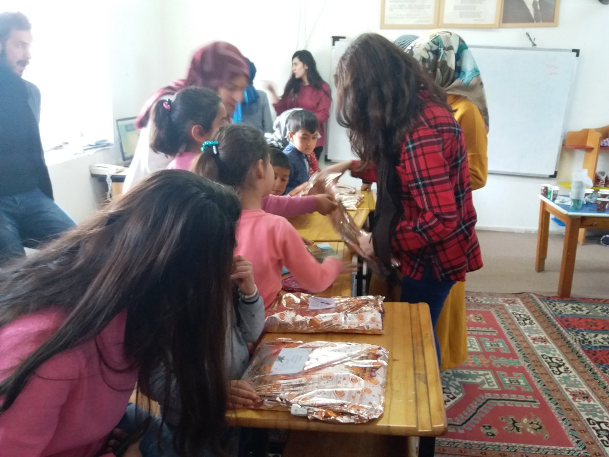 Yelesen ilkokuluna yapmış olduğumuz kırtasiye yardımı etkinliğimizde bizimle beraber olan arkadaşlarımıza ve <a href="/siteplusco/">SitePlus</a> ailesine teşekkür ederiz.