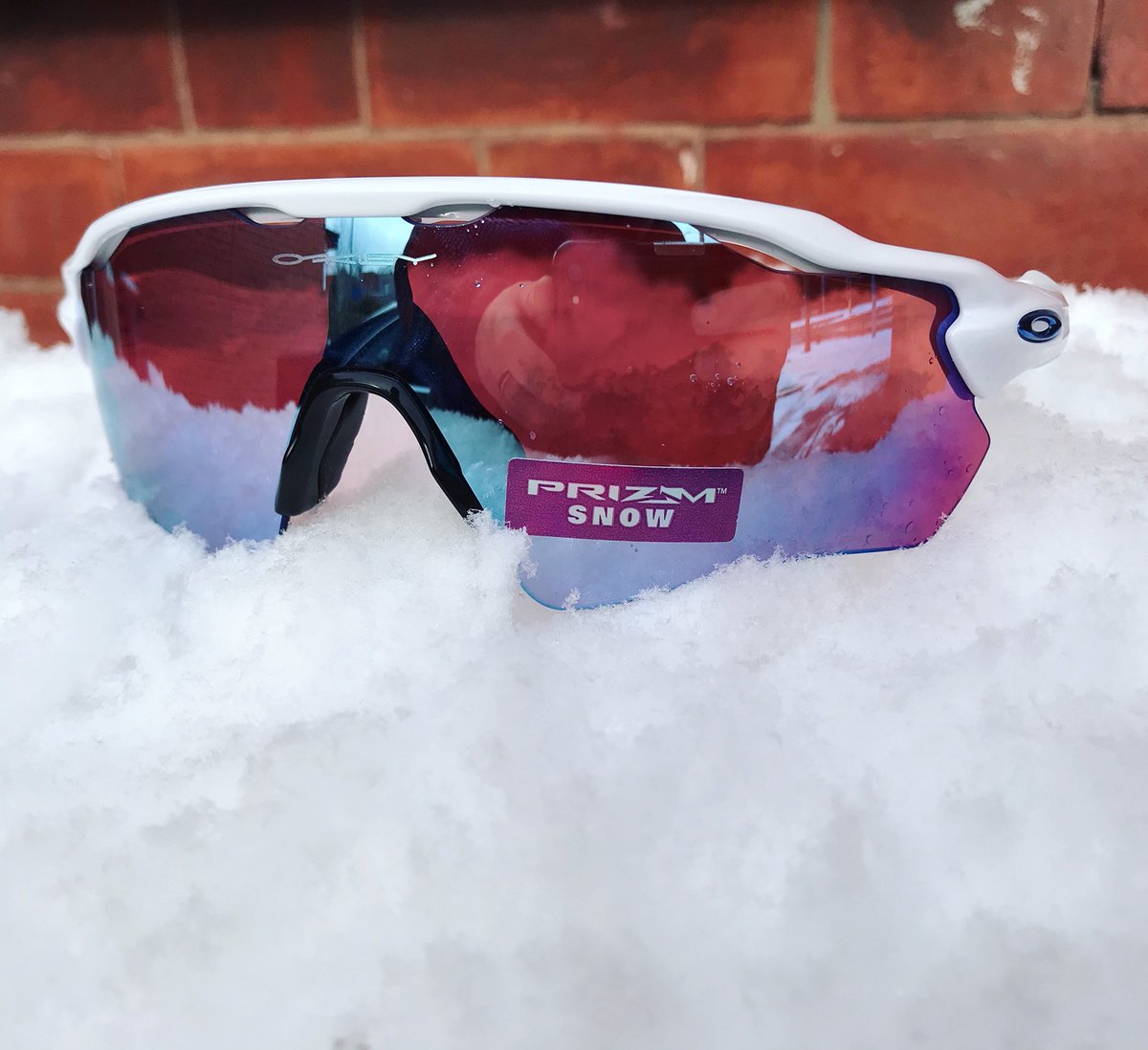 jflynnopticians's tweet photo. Did you know @oakley has a Prizm lens for snow ?, available in a variety of frames it’s perfect for the French alps or a trip to Tesco. https://t.co/DGmjdZjjl2