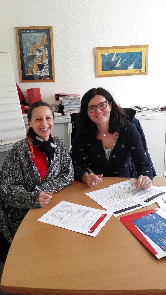 LangloisSo's tweet photo. Nous signons ce jour à #Libourne notre 20ième #cdi-intérimaire🙌 Aurore rejoint notre équipe 😊 @AdeccoGroupFR @AdeccoFrance en fin #alternance #Formatposte @laposterecrute #solutionsemploi #ouipourlemploi @bruno_vadon @regismadecco @MRACAULT https://t.co/3MuoH2XOAO