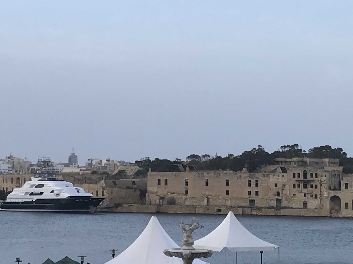 GOettingerEU's tweet photo. Little bit of sunshine &amp; warm weather in #Malta. Feels so good after incredible cold weather in Brussels the last days.. #MFFTour27 @ECRepMalta https://t.co/ER5jftSbmP