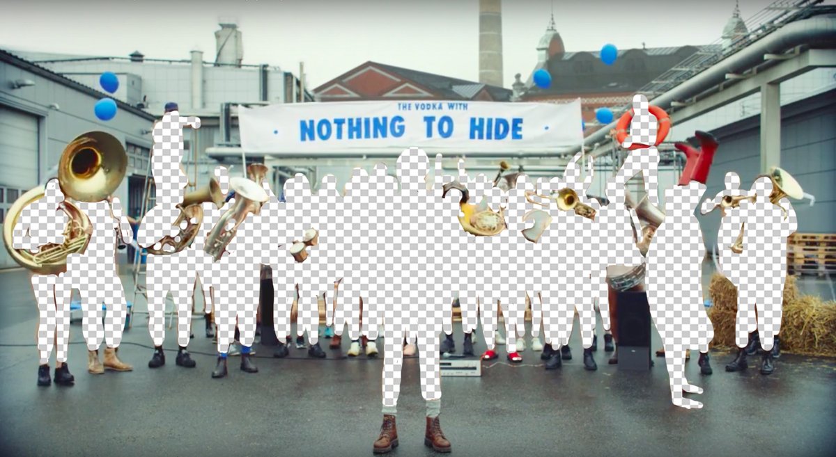 Pernod_RicardES's tweet photo. Disruptiva e ingeniosa campaña de la mano de @absolutvodka ¿Qué os parece? #TheVodkaWithNothingToHide https://t.co/VuLCUCQ3ji @Absolut_ES https://t.co/mJLGyDzzT4