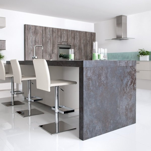 Do you want a mineral finish that is also bright and brilliant? If you are looking for a high-performance solution that can withstand every test then it's time to think of ceramics. #KitchenShowroom #SchmidtKitchens #SchmidtDorking #Surrey #Dorking #KitchenDesign #Kitchen