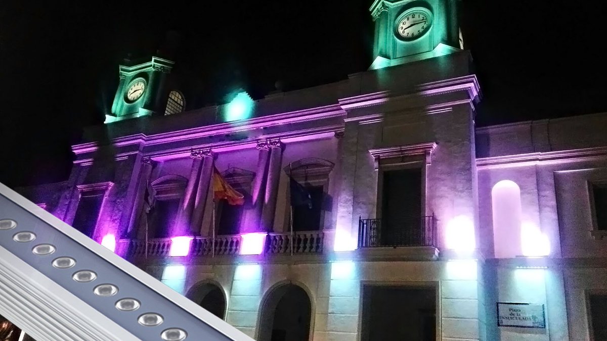 artesolar's tweet photo. Al llegar la noche así luce de radiante 😃 el @Ayto_Barbate tras la instalación de luminaria #LED de alta eficiencia #VITRORGB de #Artesolar . Conoce más sistemas especiales https://t.co/vxuwCNNmzu https://t.co/v6Gicw2hHn