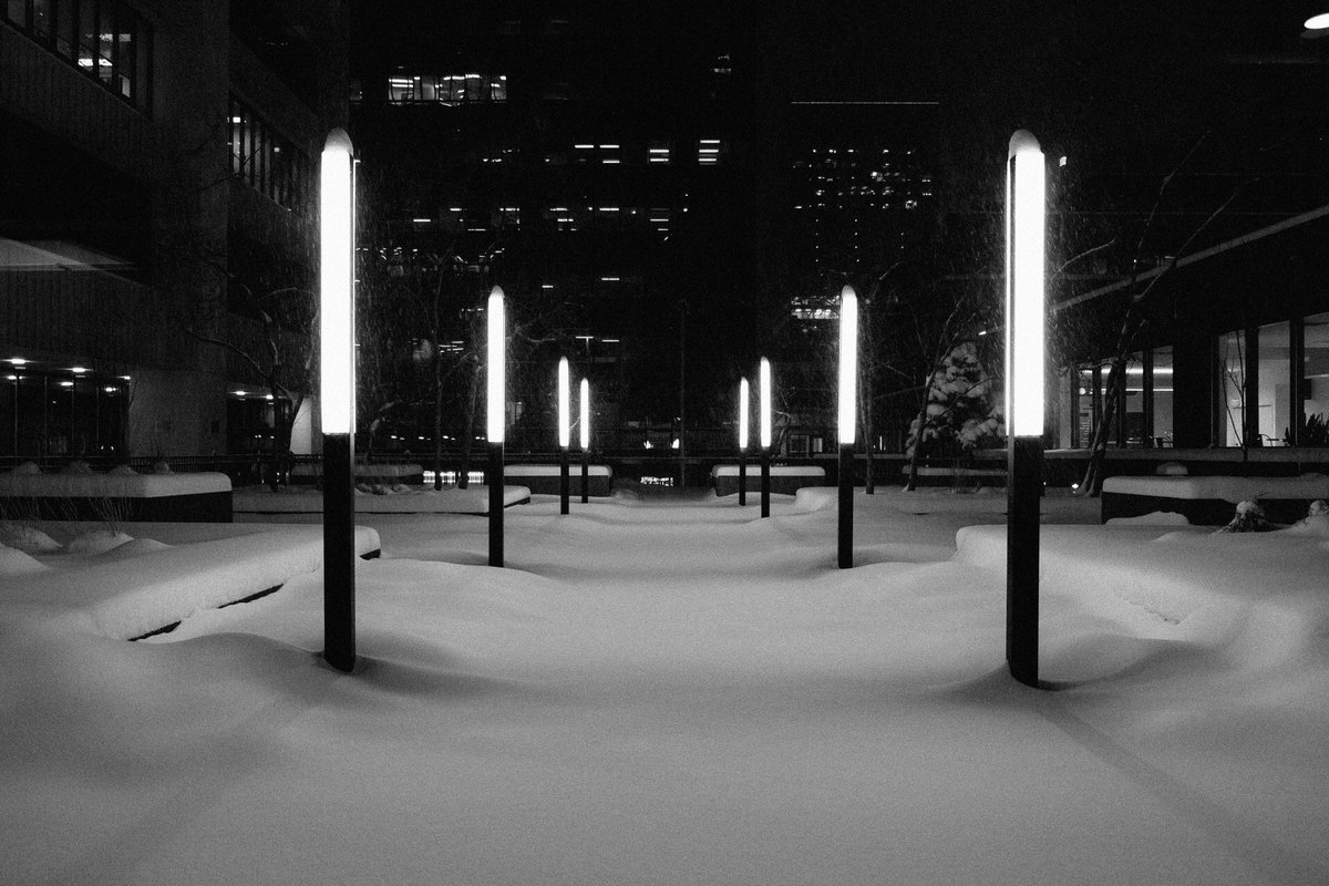 jc_tejada's tweet photo. Let It Snow
#YYC #iamdowntown #SnowStorm https://t.co/cexL41Koyb
