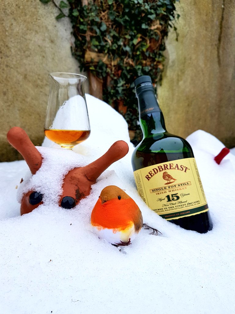 DubhLinnWhiskey's tweet image. Day3 of #stormemma &amp;amp; #fridayfeatures the thick, creamy, smooth, rich, heavy Irish pot still whiskey of #redbreast 15 year old. Winner of Best Irish Whiskey &amp;amp; Best Single Pot Still Irish Whiskey at the San Francisco World Spirits Competition 2017 #irish #whiskey #dubhlinnwhiskey