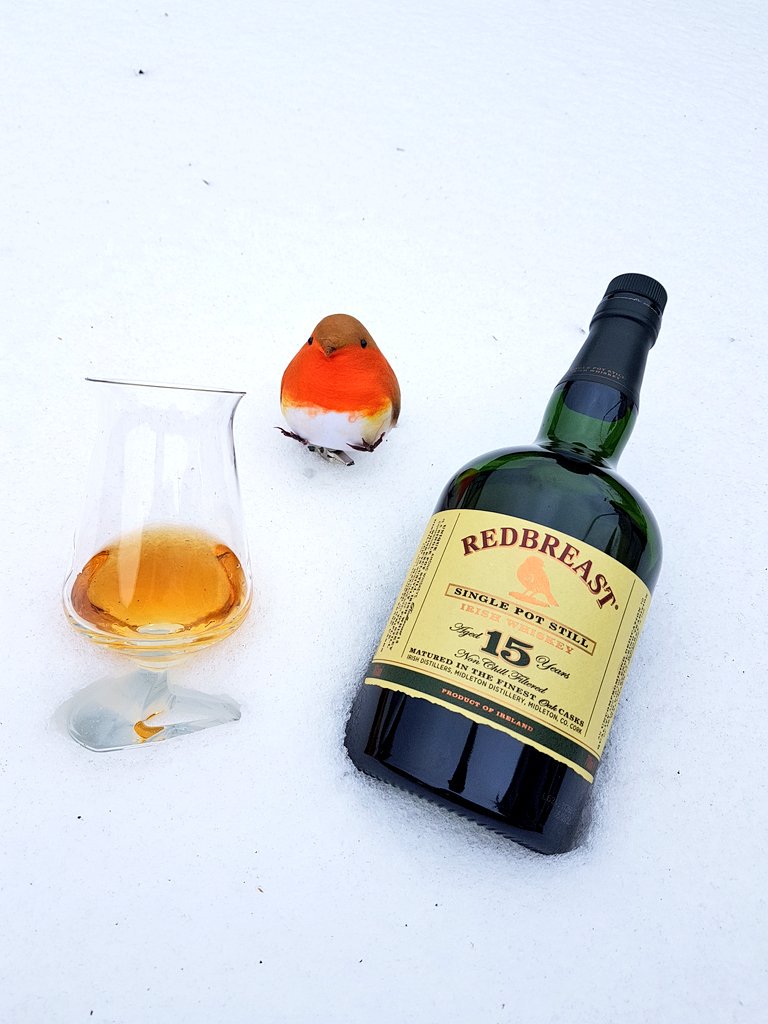 DubhLinnWhiskey's tweet image. Day3 of #stormemma &amp;amp; #fridayfeatures the thick, creamy, smooth, rich, heavy Irish pot still whiskey of #redbreast 15 year old. Winner of Best Irish Whiskey &amp;amp; Best Single Pot Still Irish Whiskey at the San Francisco World Spirits Competition 2017 #irish #whiskey #dubhlinnwhiskey