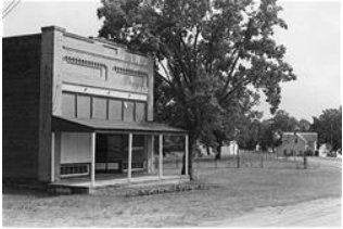 OtterTailCounty's tweet photo. In honor of Old Stuff Day, The oldest settlment in @OtterTailCoMN. #Clitherall #FindYourInnerOtter #GeneralStore #FridayFeeling https://t.co/9jtmIcwjXR