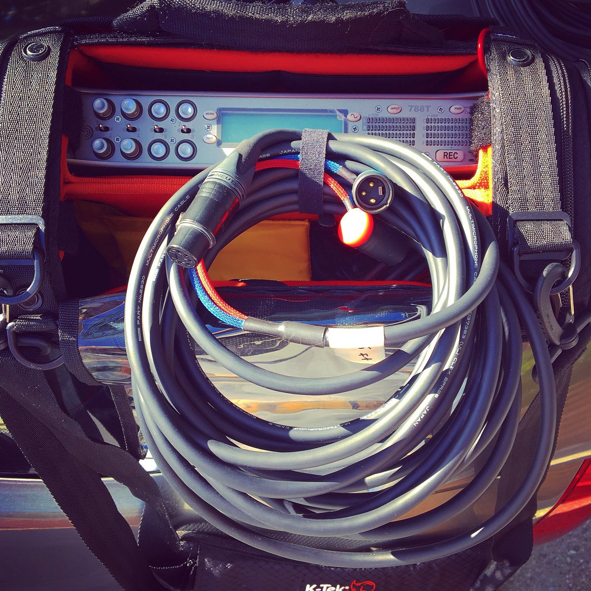 watsonwu's tweet photo. This new 25ft long Y-Cable (right angle 3 pin XLRs to a straight 5 pin stereo XLR) from #AudioConnectFL is Incredible! I Love how easy it is to coil & uncoil this custom cable. π#fieldrecording #fieldrecordist #sounddesign #sounddesigner #soundeffects #gameaudio #audioforgames https://t.co/uVQxxV4J2t