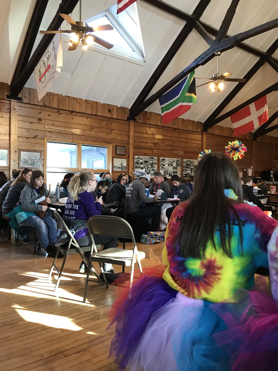 SAPatDGN's tweet photo. Sunrise Sharing @winterSB2018 #quietplease #wearedgn #dgspride #mrleslie https://t.co/skUfeOg260