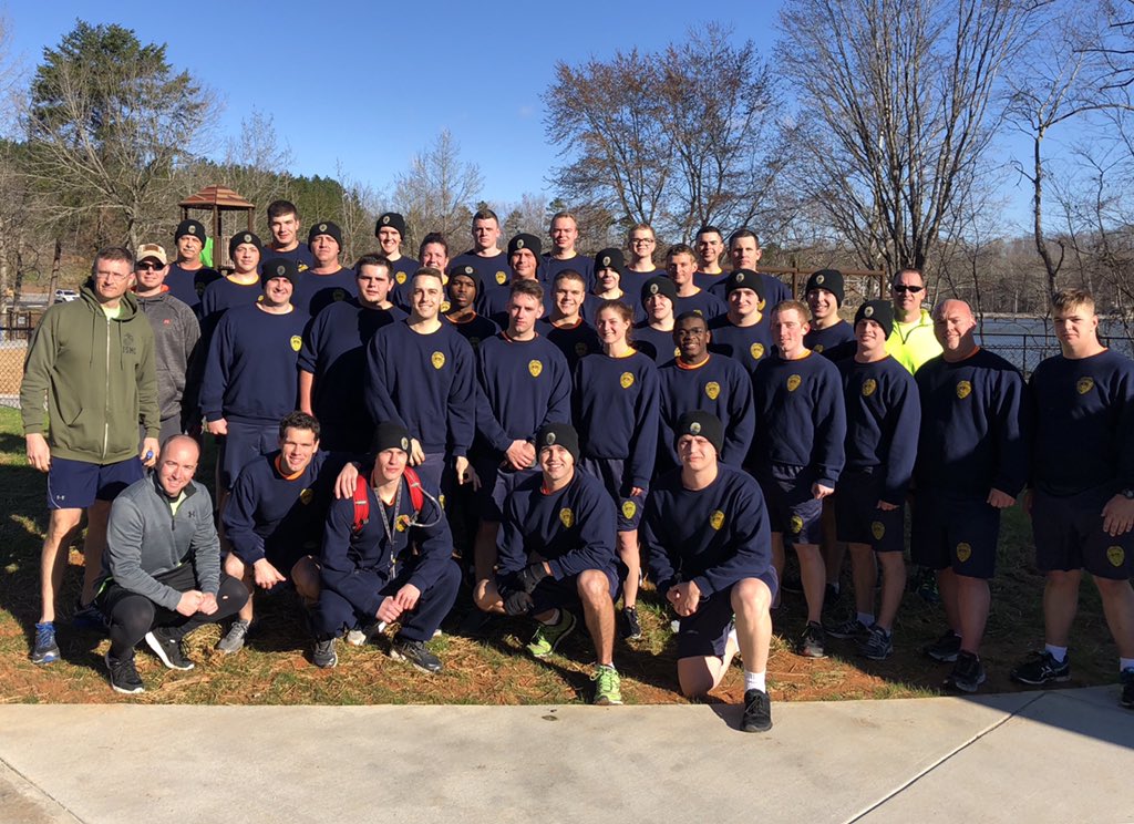 cityofwspolice's tweet photo. WSPD Police Academy Class 72 completed the run around Salem Lake. 7 miles, no sweat! #class72 .180 https://t.co/AL2W2yr1Yu