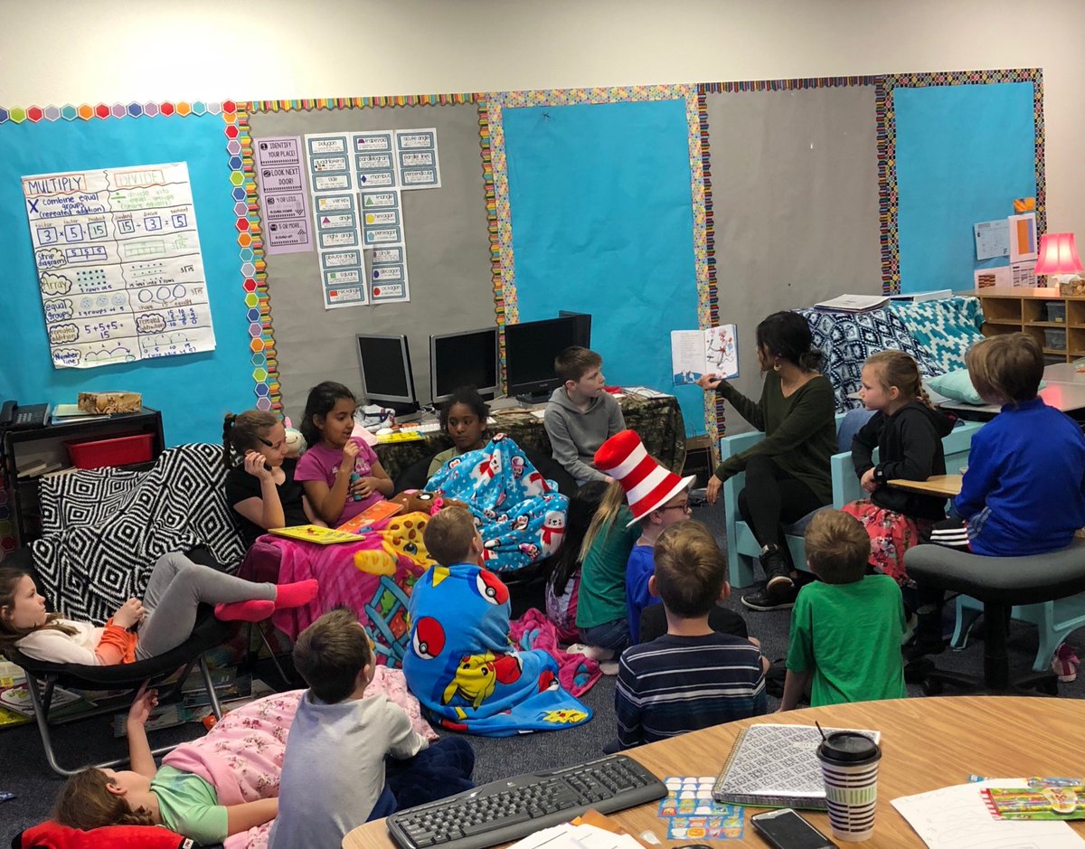 rockin3rdgrade's tweet photo. Our sweet student teacher Ms. Phan is our Mystery Reader!!! #ReadAcrossAmerica #eddelem #mymisd https://t.co/9slaXS5Bdg