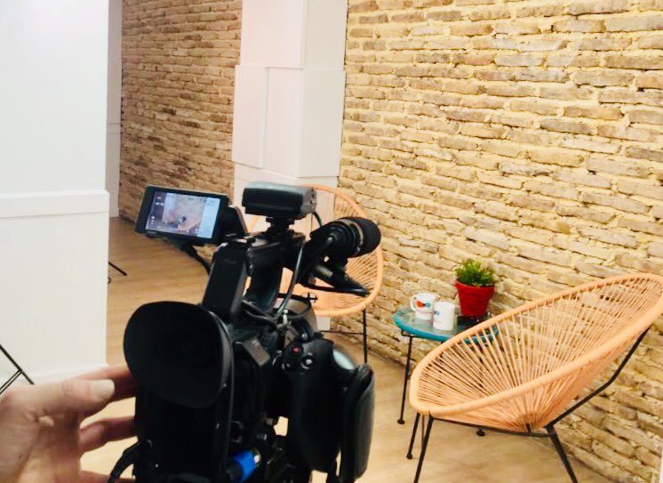 weareadn's tweet photo. Hoy nuestros planos saben a sur! #Rodando en Sevilla 💃🏻 https://t.co/xEcY6laKmr