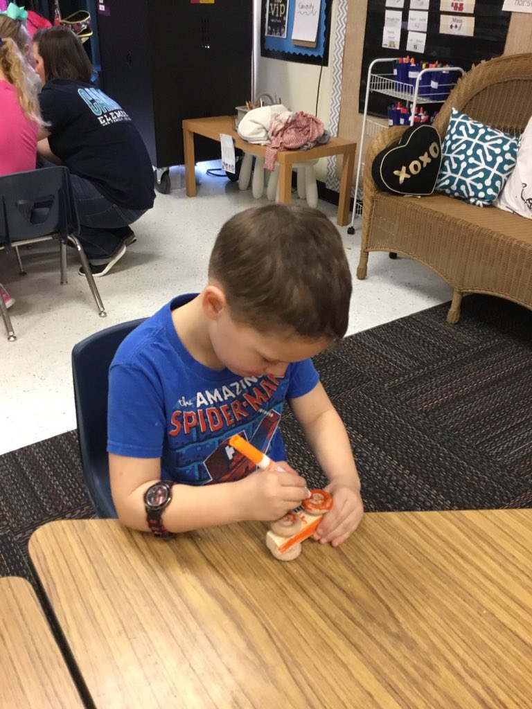 TippsTeaching's tweet photo. Making wooden cars in Kids Craftsmanship!
#CarawayAcademy @Mandysueteach @CarawayElem https://t.co/l6M6VIjbk1