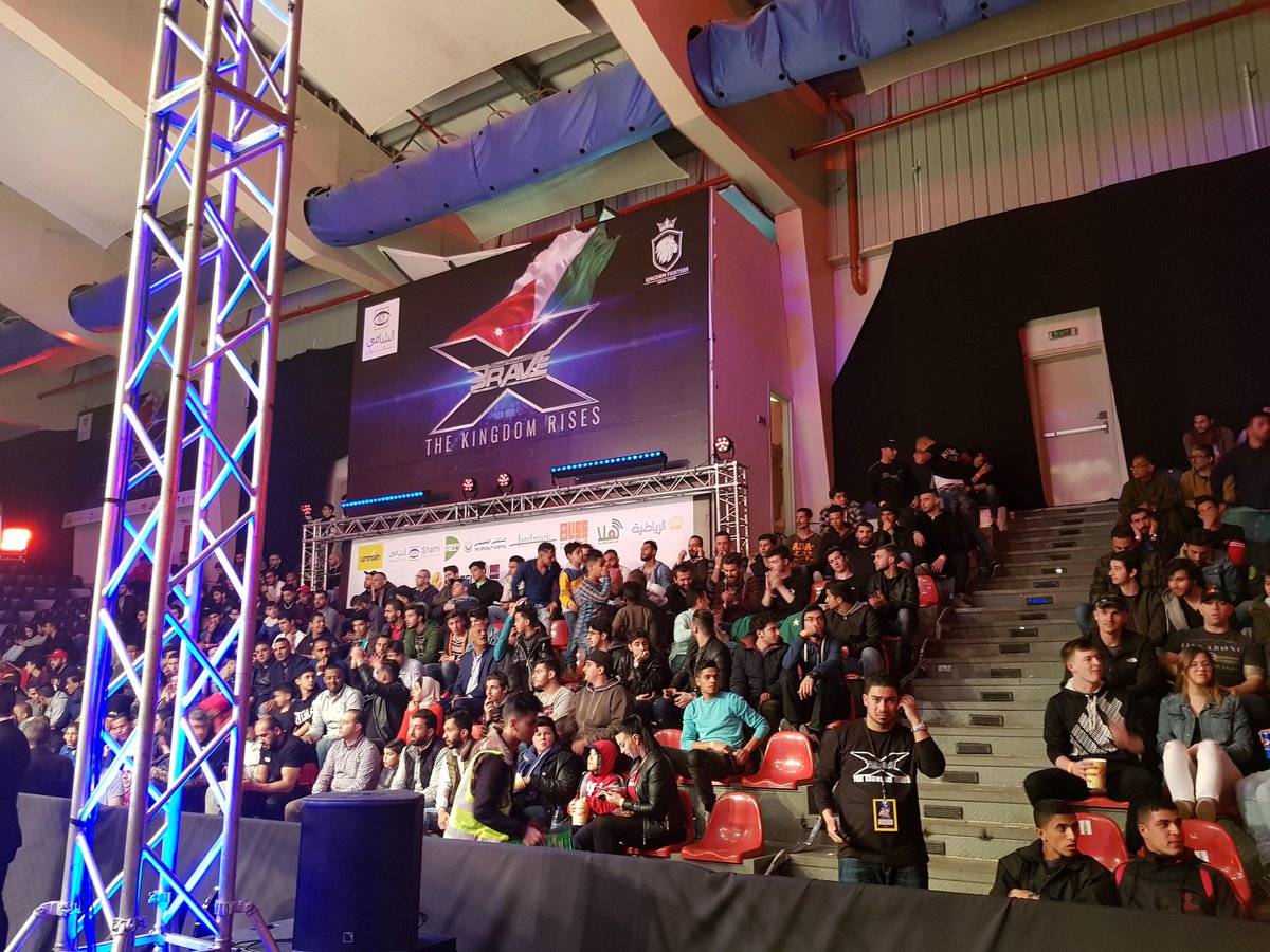 Umniah's tweet photo. From king hussein sports city a Sneak peek of the fight cage at #BraveCF10 

Follow the hashtag to know more 
#BelongtoSports https://t.co/sF4T3z4Rj4