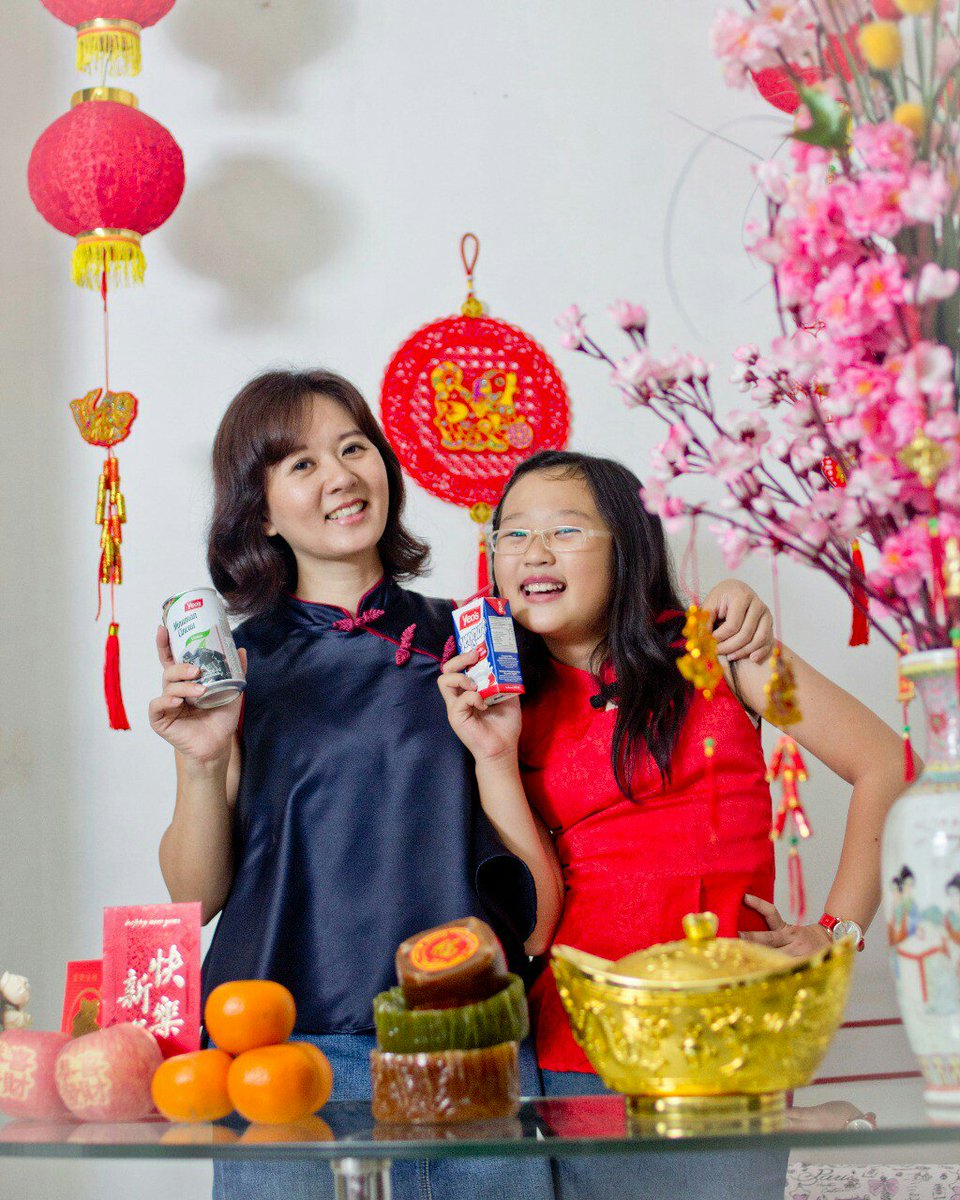 Lenny_chiu's tweet photo. @yeosID Xin Nien Kuai Le! Happy New Year! Hr istimewa ini dipenuhi dgn berbagai macam masakan&amp;kue, plg cocok minumnya Yeo's Grass Jelly drink shg terhindar dr panas dlm. Kalo kakak pilih Yeo's Yogurt drink yg rasanya segar. Wan Shi Ru Yi! May all your wishes come true! #YeosBerbagiAngpao https://t.co/PNTsbhd6Us
