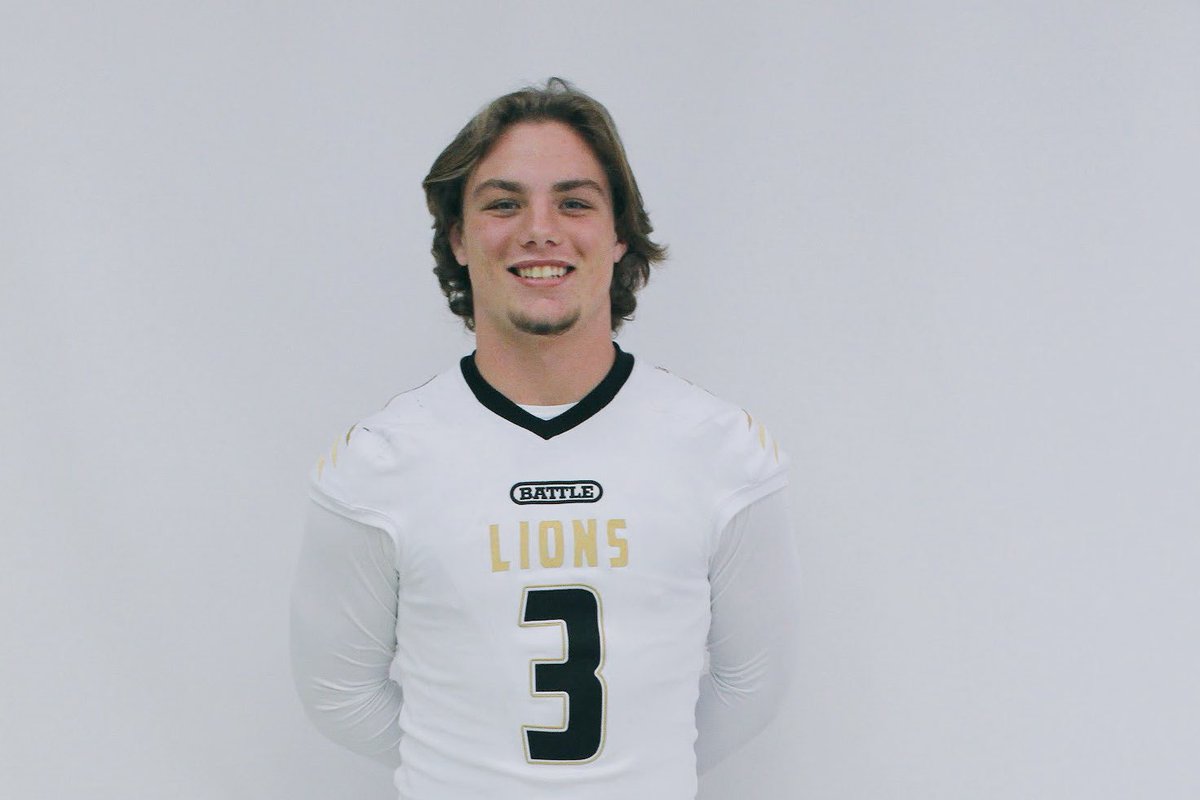 OHLionsFB's tweet photo. After posting a 37-8 season record (98-30 Career) Sr Captain @Troy_Jaffy72 will be competing for the 🏅! #GoodLuck3 #Darkside🏴State Wrestling https://t.co/QwYJthsMId