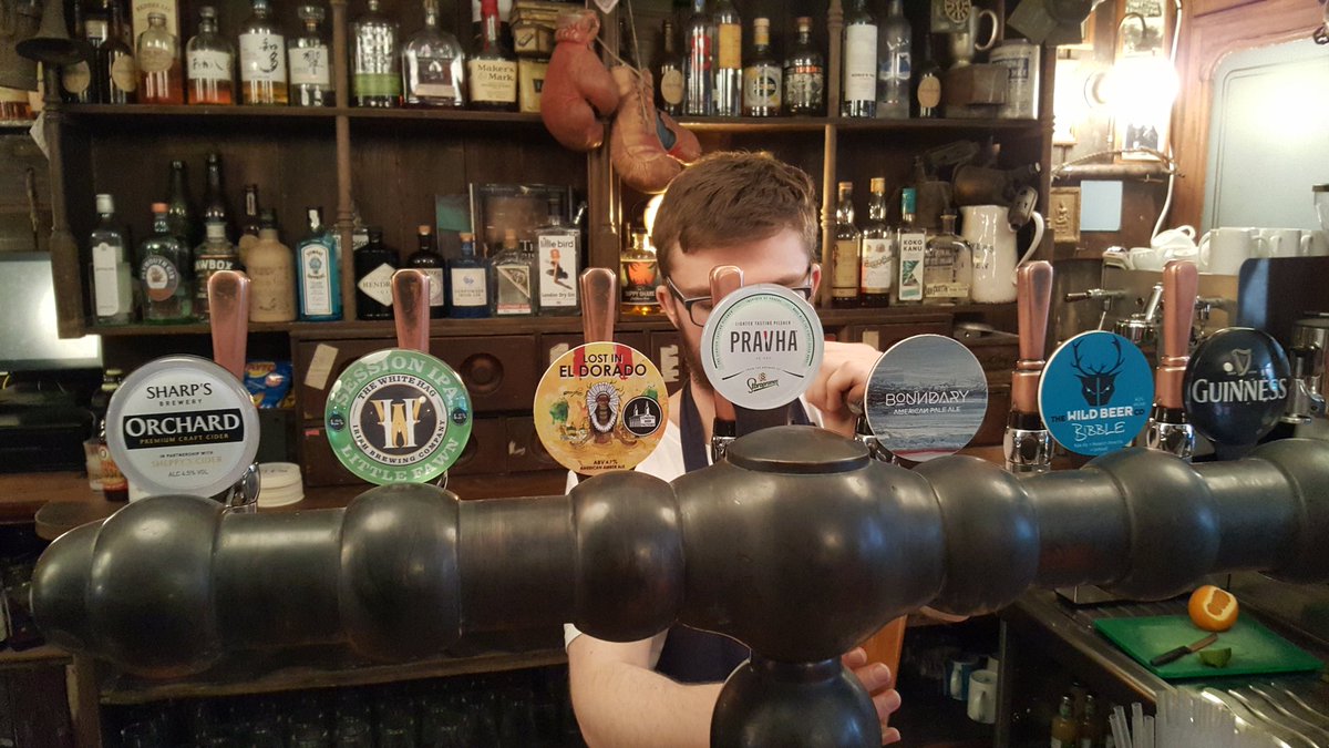 BeerGuideLondon's tweet photo. 6th stop: wow, discovery of the day, @mcandsonslondon Union Street, betw. Waterloo &amp; Ldn Bridge in former Charles Dickens location. An Irish pub in London serving great beer from the likes of @boundarybrewing @metalmanbrewing @whitehagbrewery - unbelievable! https://t.co/Fr9lTcty5z