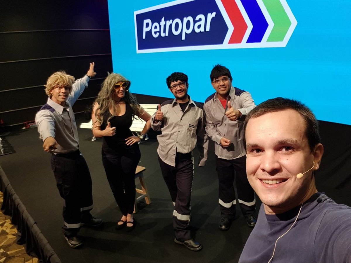 cristianelrasta's tweet photo. Ya estamos listos para el evento de PETROPAR #EquipoPerju #Millondollar #Triunfo 😂😂😂 @Silviaflowers @luisdanielnaye @elvitoca @gusjav05 😎😎 https://t.co/nGm4TLLcH9
