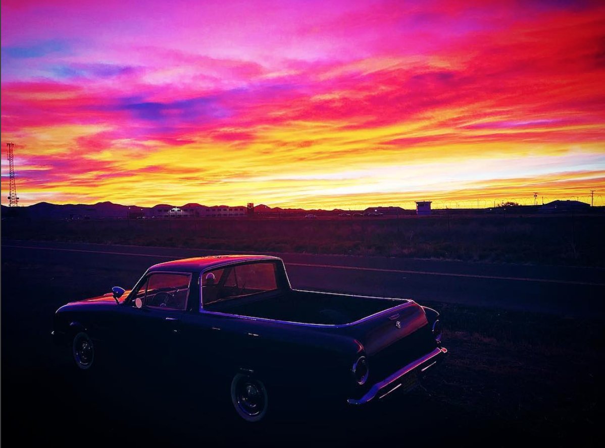 SantaFeNMTrue's tweet photo. Here's your Good Morning #FridayFeeling
#repost
📷: spicolispoolservice Last sunrise pic of 2017. it was a beauty. sometimes it doesn't even look real #newmexico #newmexicotrue #pureNM #simplysantafe #SantaFeNM #citydifferent #SantaFeNMtrue #igersnm #nmgrammers #instagrammersnm https://t.co/x0siQnJzLu