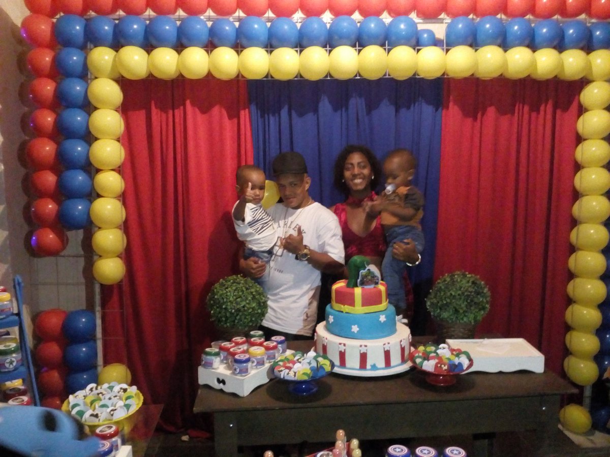 PretchakaaManu's tweet photo. Parabéns Pro #Primoo Quer Eu Mas Amor Só Pesso Ah Papai Do Céu Quer Aberçoe Vc Hj Sempre Meu Primo O Resto Tmj Sempre Te Amor Meu Banana..!😍❤🎂🎉🎊🎁👏👏👏👏 https://t.co/d2lGRVF4pJ