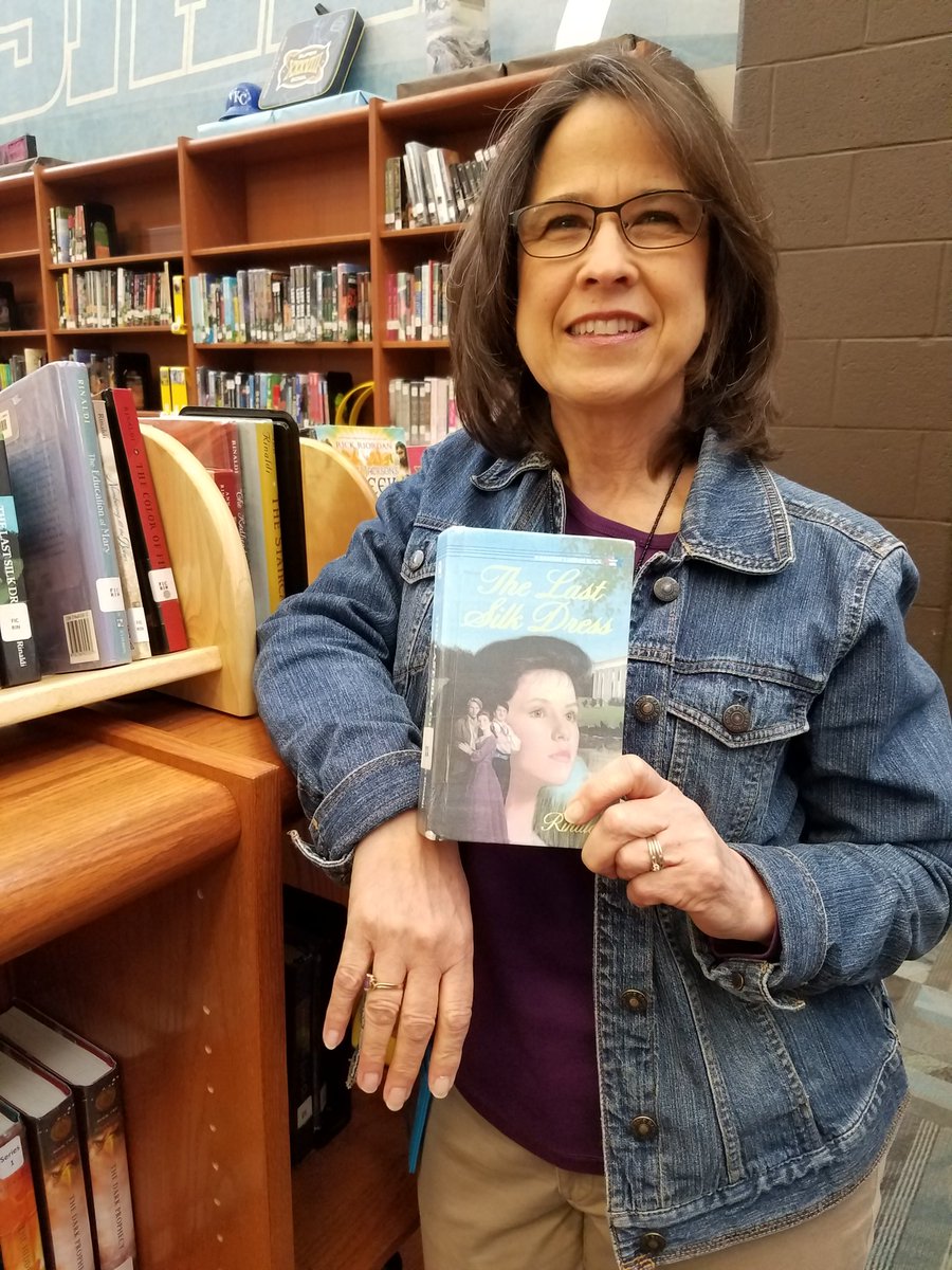 RPEMSBookQueen's tweet photo. #shelfie #readacrossamerica @rpemshuskies #thelastsilkdress #annrinaldi #mrsproctor #bestlibraryassistantever https://t.co/53X64Y4aSi