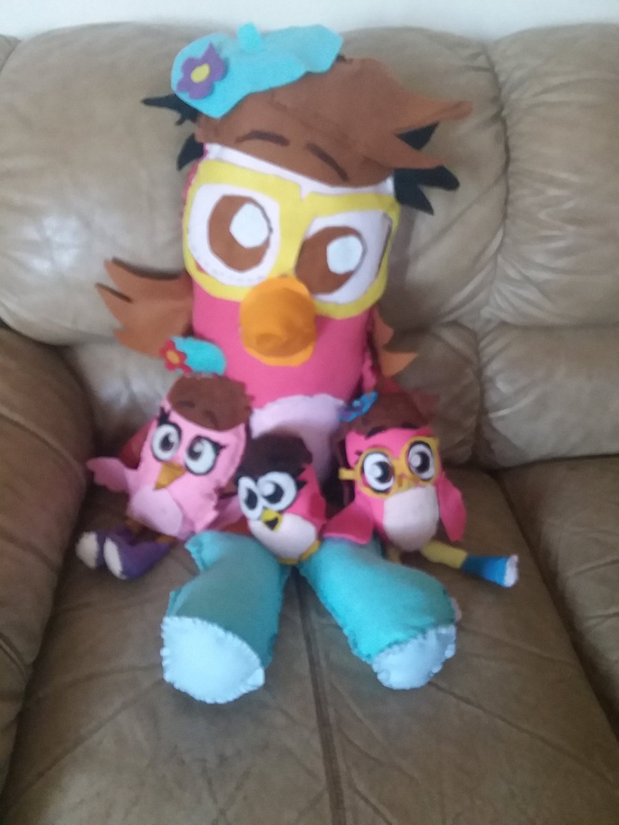 TiffanyArtist56's tweet photo. It's FINALLY FINSHED! I officially finished my first jumbo plush! I for real LOVED how it turned out!
#TiffanyAdventuresOnColorfulIsland #Tiffany #plush #jumbo #plushtoy #jumboplush #AngryBirds #ColorfulIsland https://t.co/WViV4yH3VR
