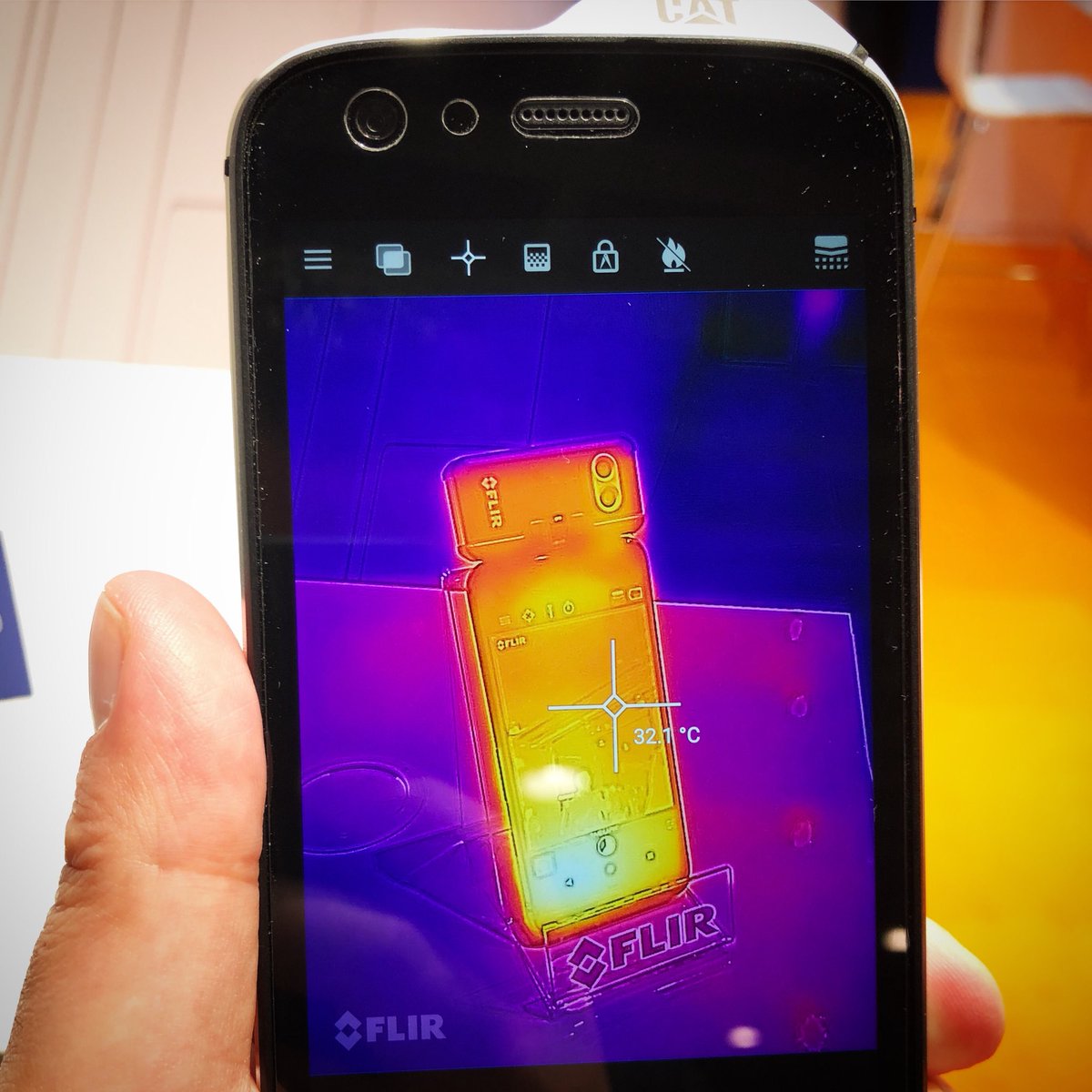 AgrazIndustrial's tweet photo. Flirsception...? #viernes #PorFinViernes #Flir #ThermalbyFLIR https://t.co/b8NJ3KF7pZ