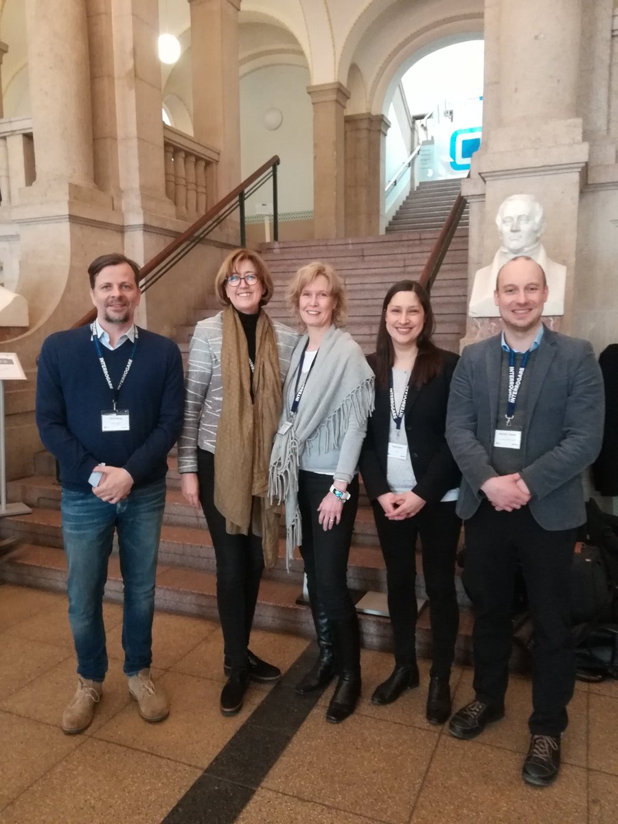 ADM_Infos's tweet photo. Riesen Dankeschön an die KollegInnen von @dgof_gor für zwei spannende Tage in Köln! Kudos für die großartige Vielfalt an Themen und Beiträgen 🙌. Mit frischem Food for Thought zu u.a. ePrivacy, KI und Smart Data geht's für uns zurück nach Berlin. We'll be back. #GOR18 https://t.co/FtNgx7zFsb