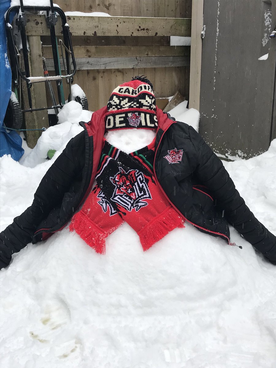 beckyfarr1989's tweet photo. @cardiffdevils #SnowDevils #snowday Bobbys Cardiff devils snowman https://t.co/6fklnORlCQ