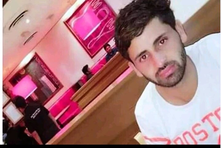khan_iff's tweet photo. Ma'am, a family in Kashmir is seeking ur help in bringing back the dead body of their son from Kuwait for last rites, this guy had died in road accident few days back. Pls help 🙏 
@SushmaSwaraj https://t.co/DFUooLJPEu