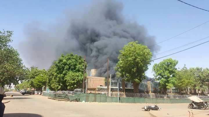 siguikevin's tweet photo. Attaque terroriste  en cours à Ouagadougou.
#lwili #BurkinaFaso https://t.co/aZIUtCSg00