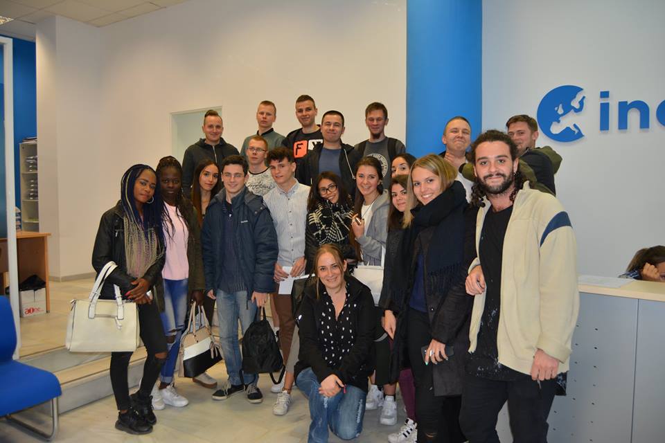 INCOMAgroup's tweet photo. During this week, two groups of young people from Italy and Poland have carried out the #INTERMOVE course on #intercomprehension and #interculturality in Seville #EUproject #ErasmusPlus #Languages #Mobility https://t.co/qIh6AlLQxp https://t.co/iS841qzHS9